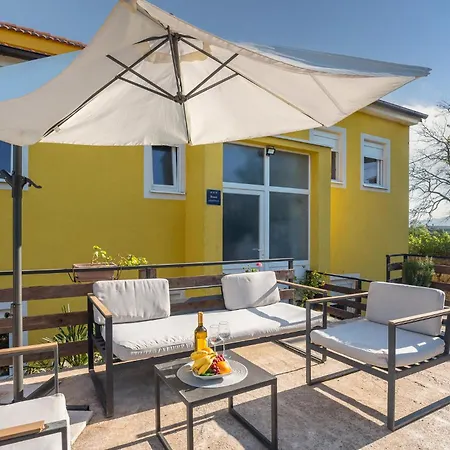Lägenhet 3 Bedroom In Marinici (Primorsko-Goranska)