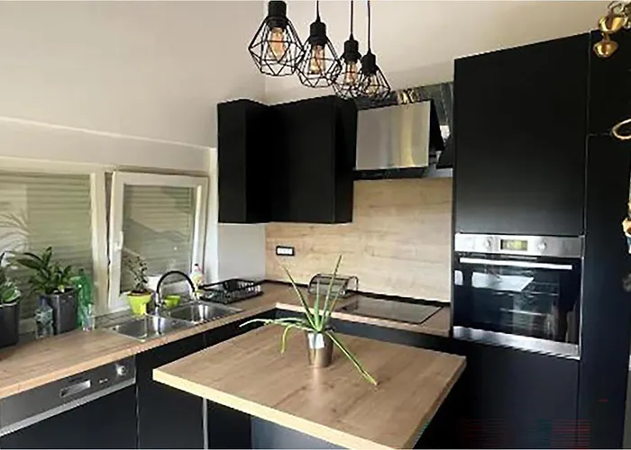 Apartment 3 Bedroom In