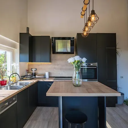 3 Bedroom In *