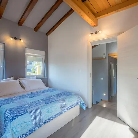 Appartamento 3 Bedroom In Marinici (Primorsko-Goranska)